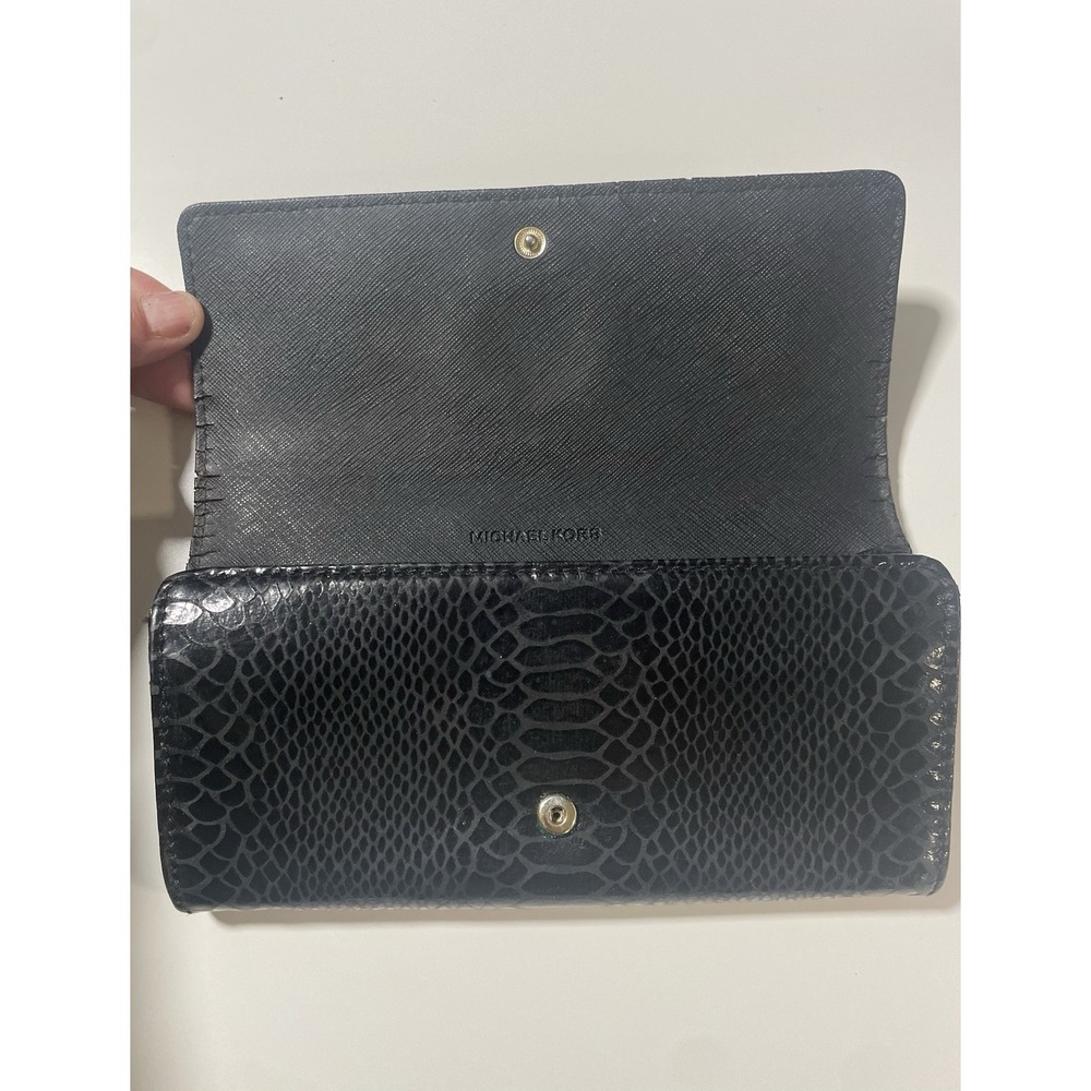 Michael Kors Wallet - Picture 2 of 4